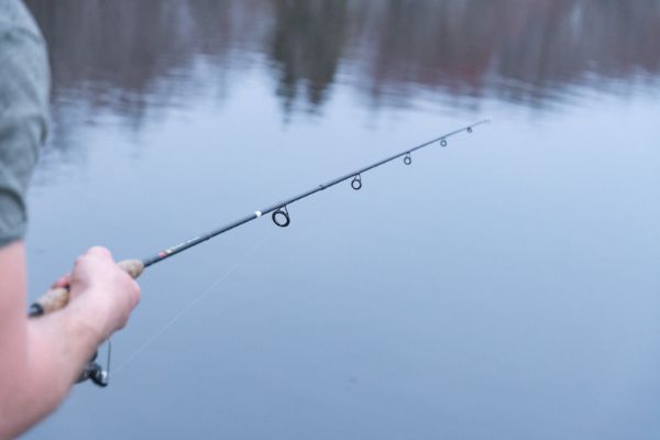 Quick guide on how to separate a stuck fishing rod (6 methods)